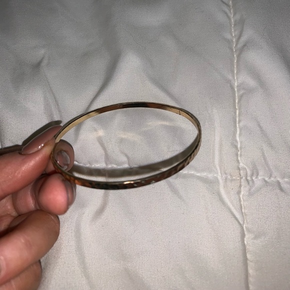 ⭐️5 bangle bracelets⭐️ - Picture 3 of 5